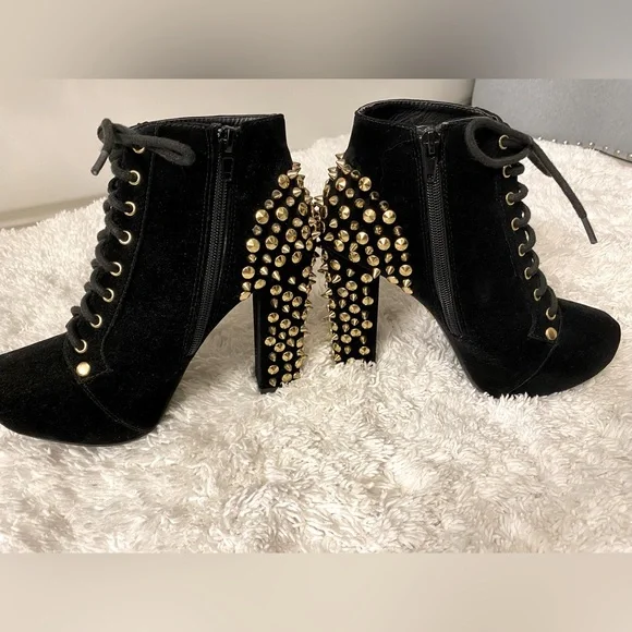 Qupid Shoes Qupid Luxe Studded Platform Boots Poshmark